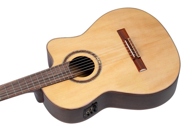 Ortega RCE158MN Klassisk gitar 4/4 Size, med mik, Medium neck