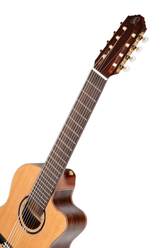 Ortega RCE159RW-8 Klassisk gitar 8-strängad, med mik.