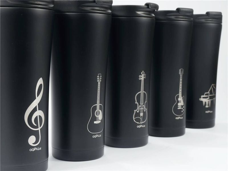 Coffee-to-go thermo mug: guitar