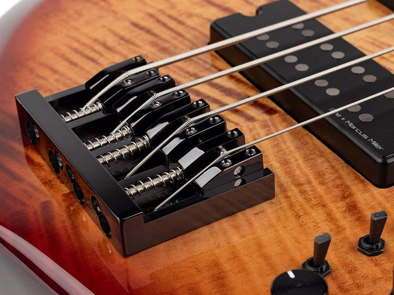 Sire M7 2nd Gen Series Marcus Miller Alder + Solid Maple 4-string Bass Guitar Brown