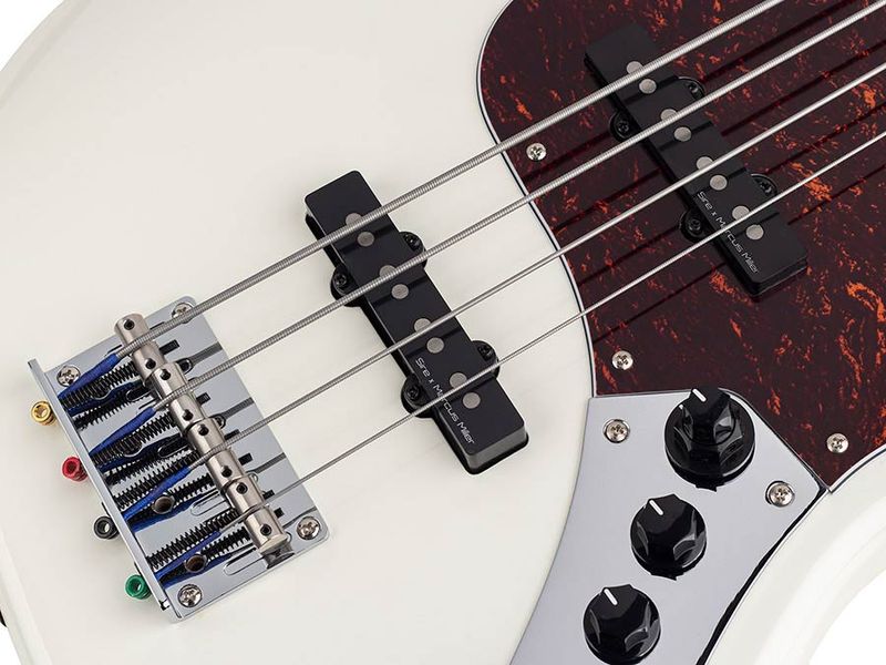 Sire V7 2nd Gen Series Marcus Miller fretless Alder 4-string Bass Guitar Antique White
