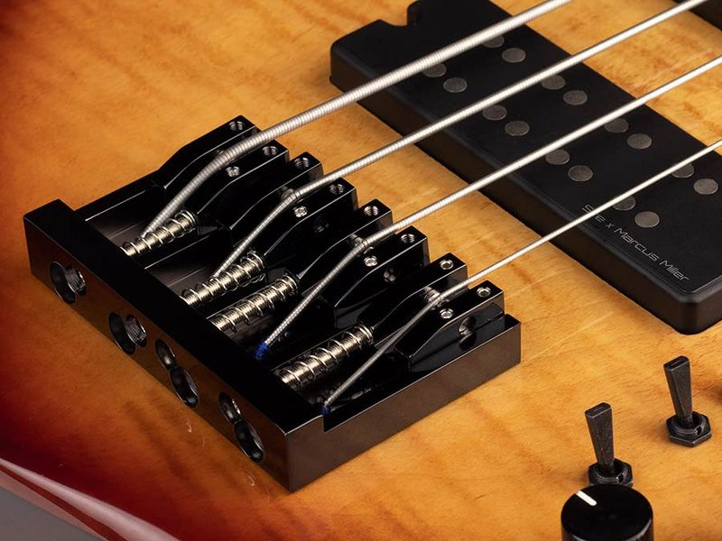 Sire M7 2nd Gen Series Marcus Miller fretless Alder + Solid Maple 4-string Bass Guitar Brown