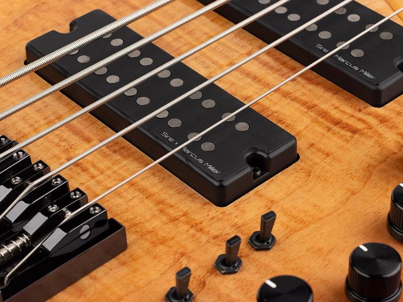 Sire M7 2nd Gen Series Marcus Miller Alder + Solid Maple 5-string Bass Guitar Brown