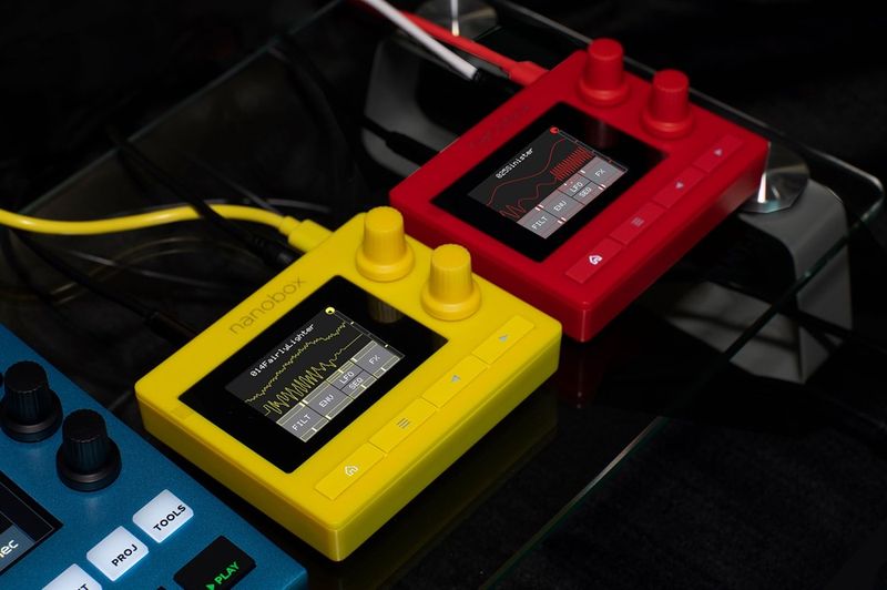 1010music Nanobox Fireball - Polyphonic Wavetable mini synthesizer